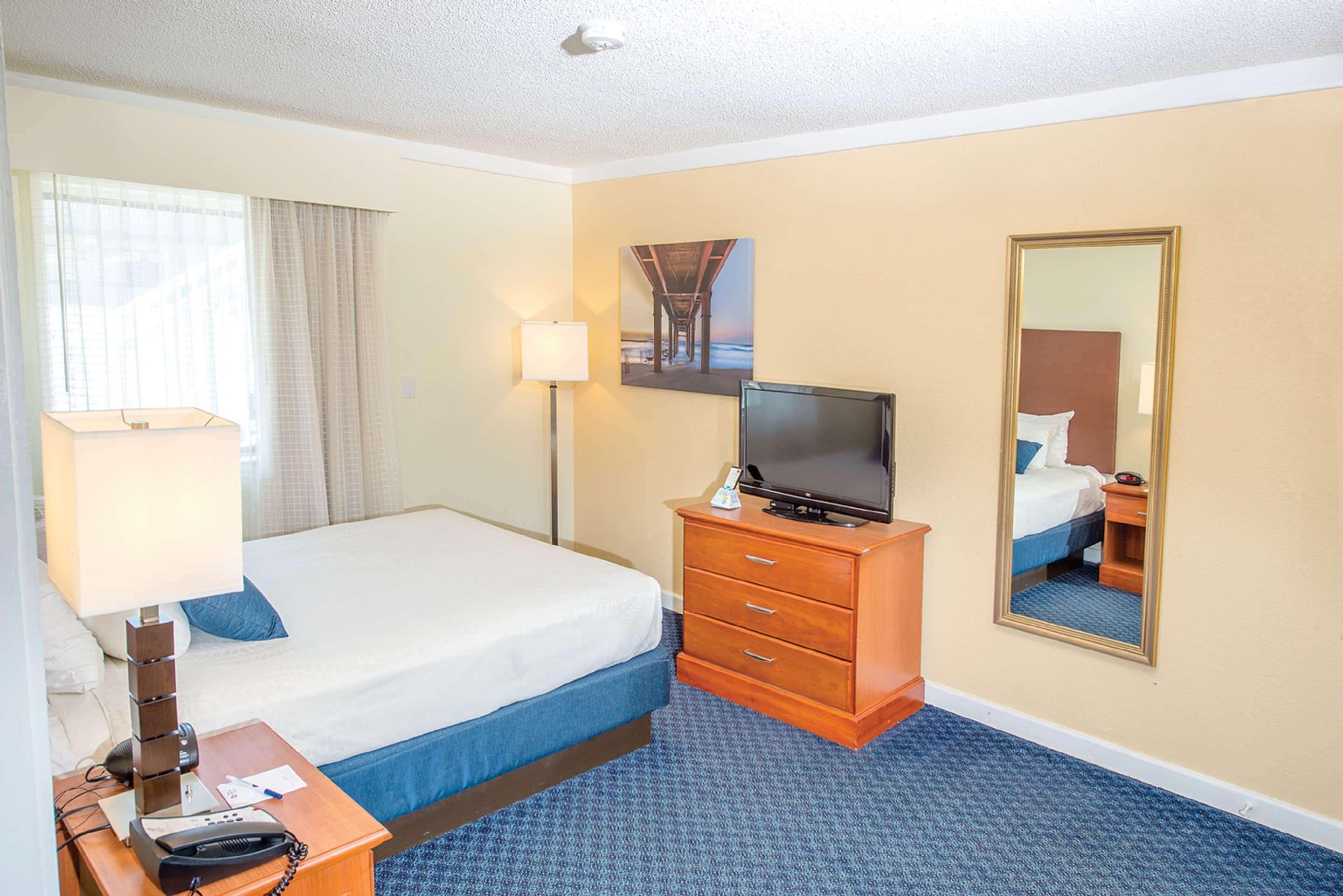 Ramada By Wyndham Virginia Beach Exterior foto